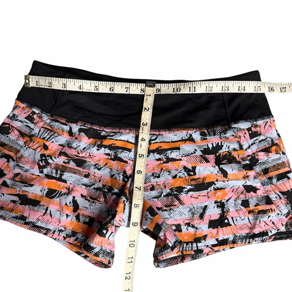 Lululemon Run Times Short II 4" Inversion Multi/Black Size 6 - Picture 5 of 8